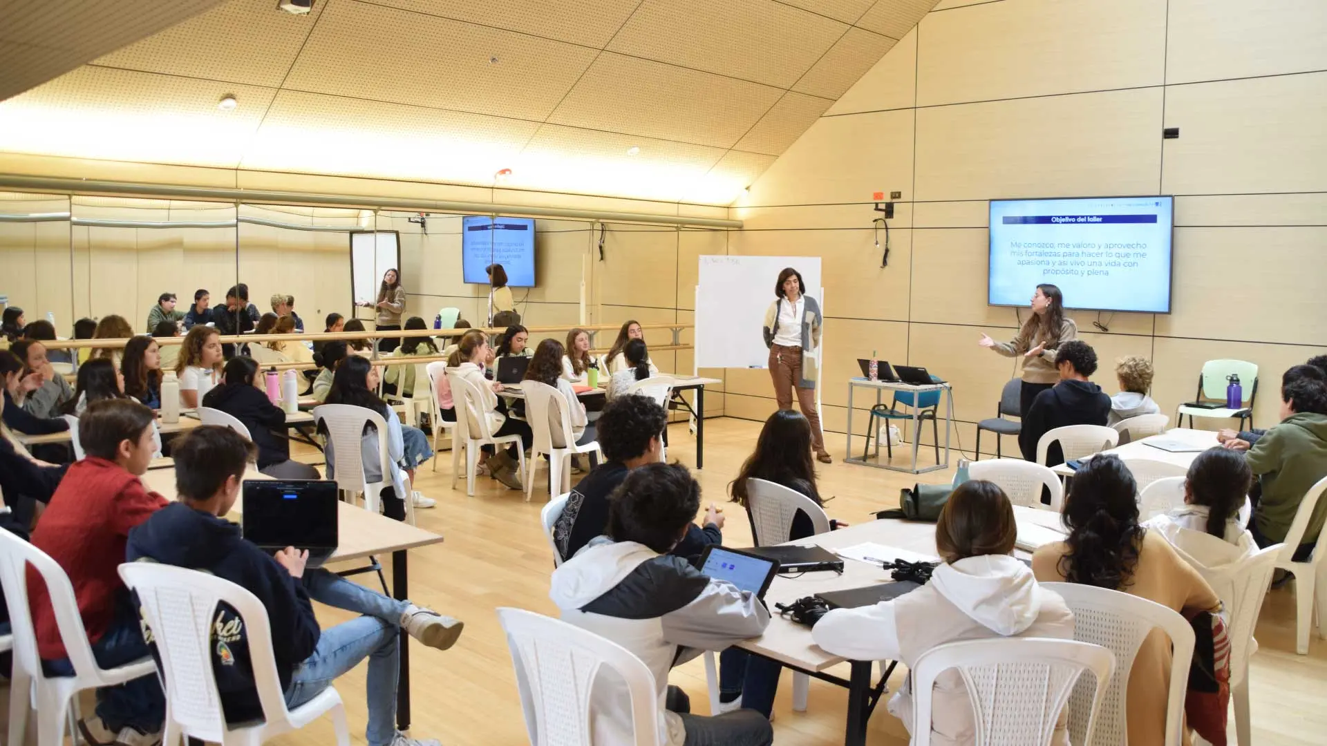 Entrevista a Diana Behar, directora del departamento de orientación profesional y programas internacionales