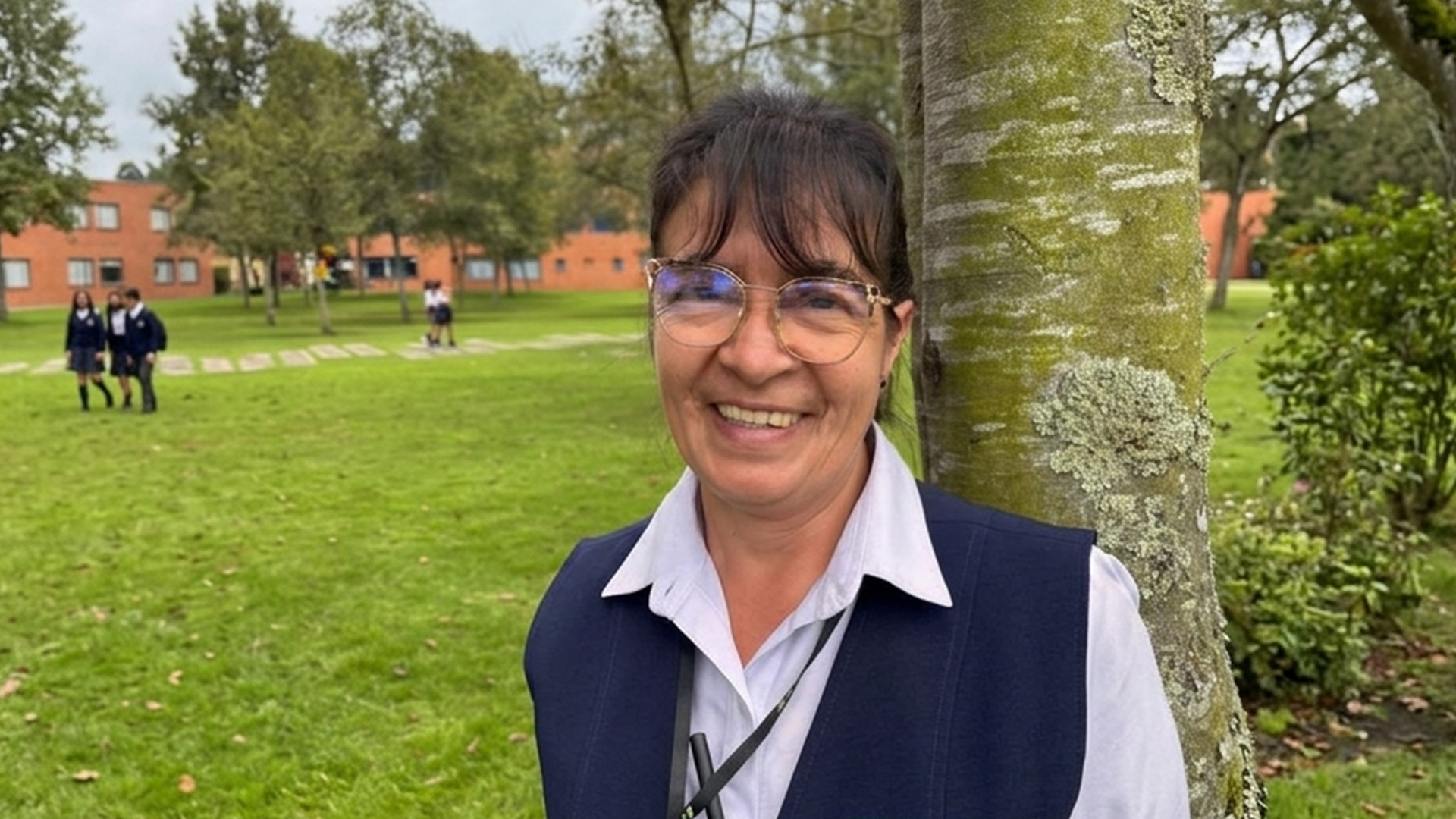 Carmen, 17 años acompañando la vida diaria de Los Nogales